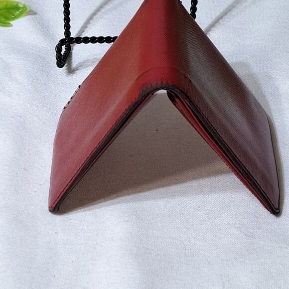 Prada Bifold Wallet in Red Authentic Good Condition - Picture 12 of 16